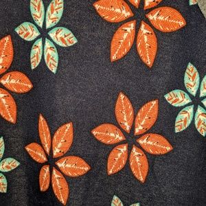 Large Lularoe Randy Shirt perfect fall colors!
